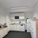 Grosse Mit Balkon Nahe Muenchen