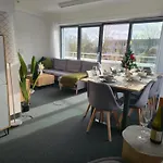 Grosse Mit Balkon Nahe Muenchen