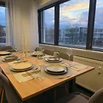 Grosse Mit Balkon Nahe Muenchen *
