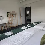 Grosse Mit Balkon Nahe Muenchen *