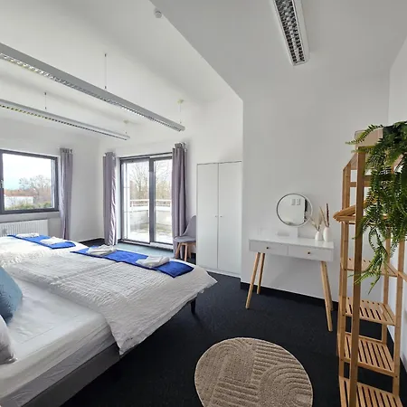 Grosse Mit Balkon Nahe Muenchen Апартаменты *