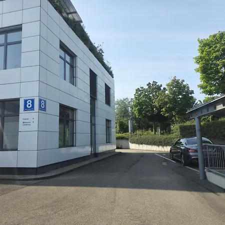 Grosse Mit Balkon Nahe Muenchen Апартаменты *
