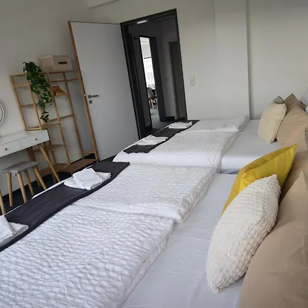Grosse Mit Balkon Nahe Muenchen * Исманинг